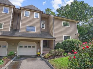 19 Meeting House Ln #19, Shelton, CT 06484