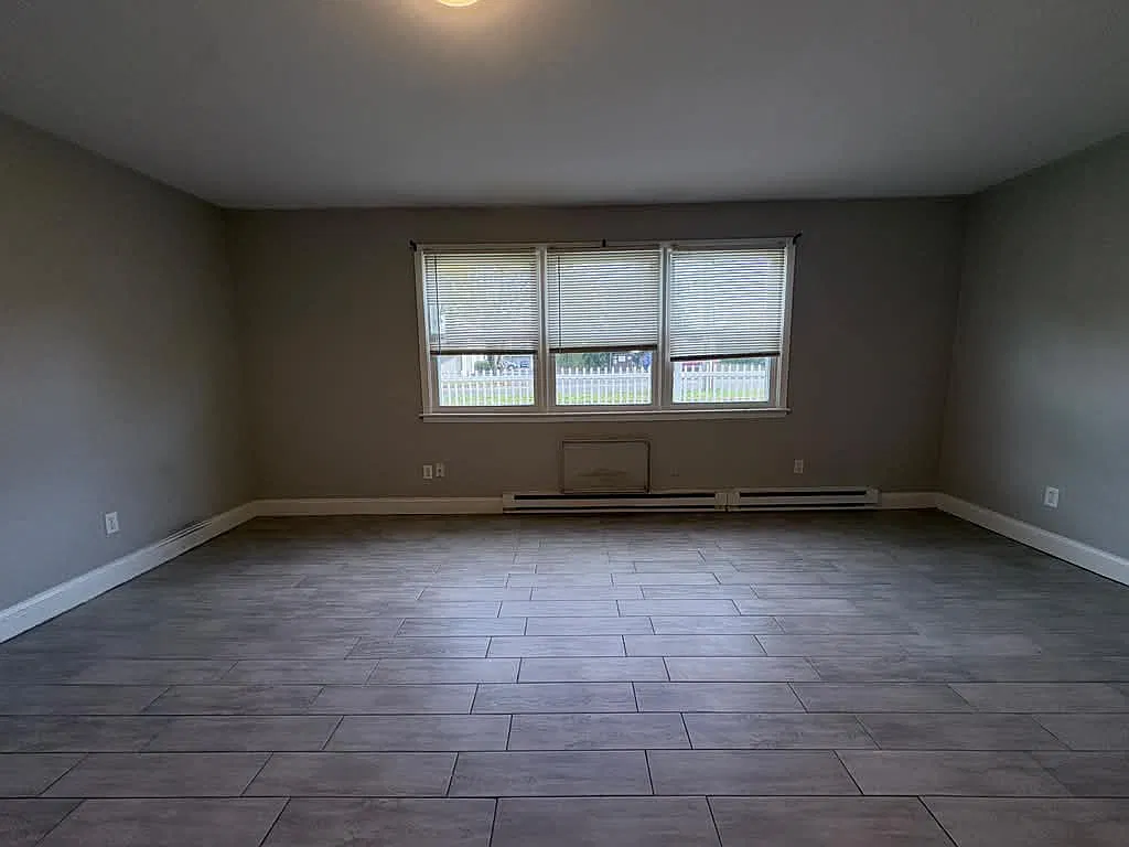Studio, $1,350 — Photo 2