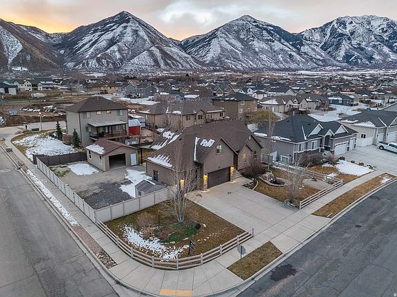 4th image of 384 N 710th St E