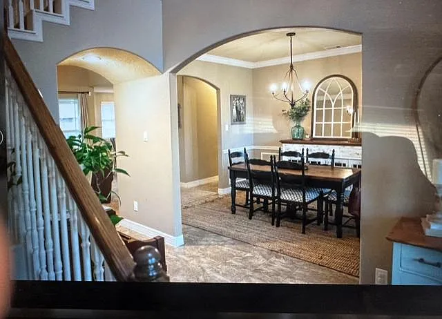 5 bed, 2604 sqft, $2,900 — Photo 3