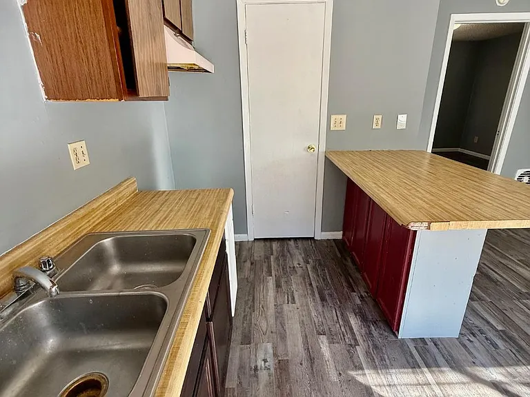 3022-3024 Bernice Dr #3022 — Photo 3