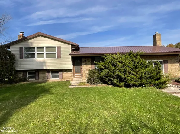 6214 Markel Rd, Cottrellville, MI 48039