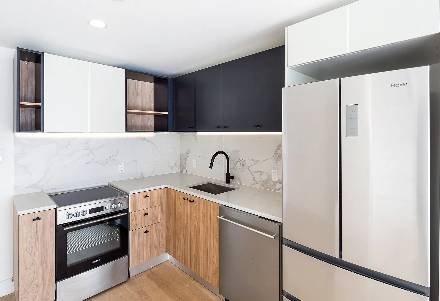 25 Bruckner Blvd — Photo 4