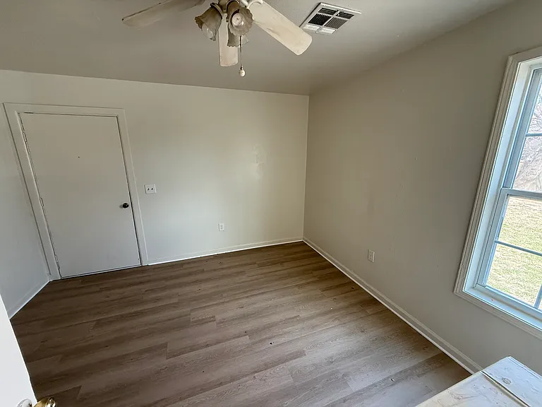 625 Park St — Photo 3