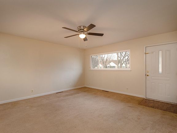 Fort Living Room (2)