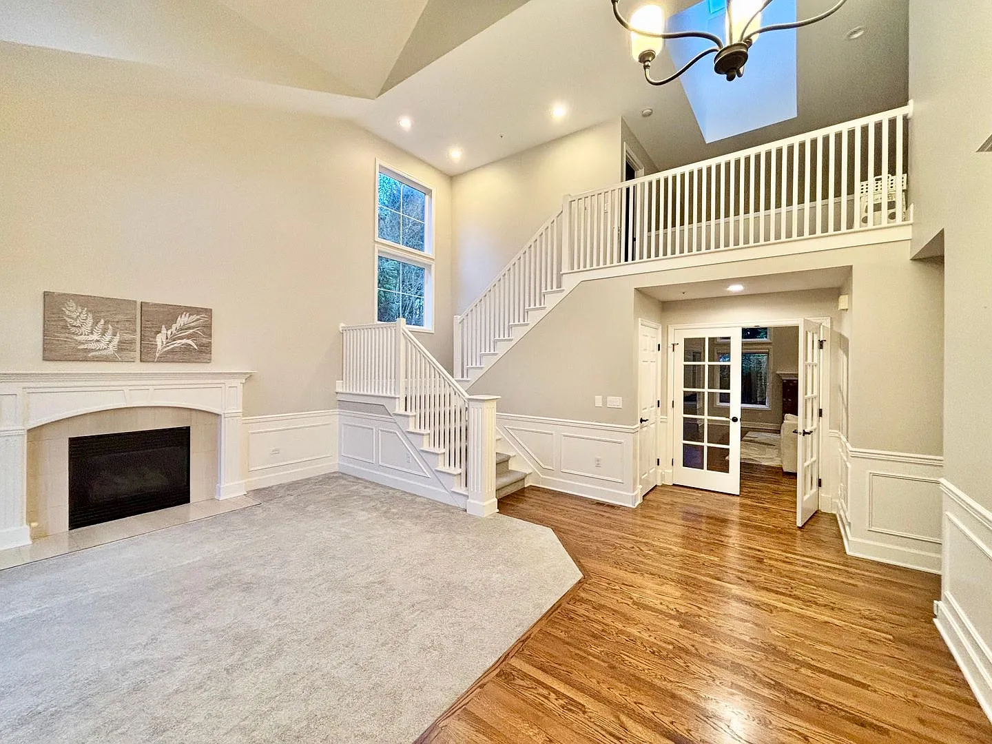 Luxurious 4BR Bellevue Oasis For Rent — Photo 3