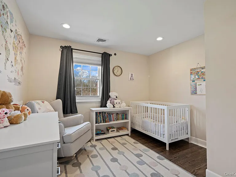 15 Lawrence Ct — Photo 23