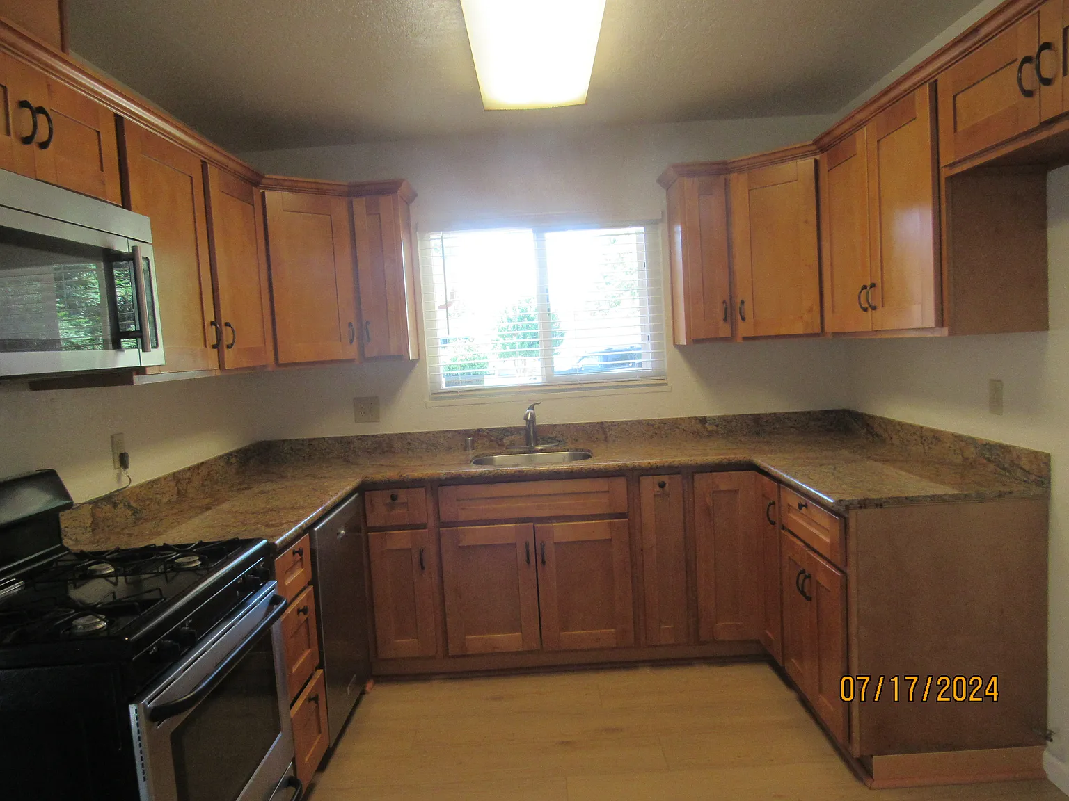 3 bed, 1286 sqft, $2,800 — Photo 3