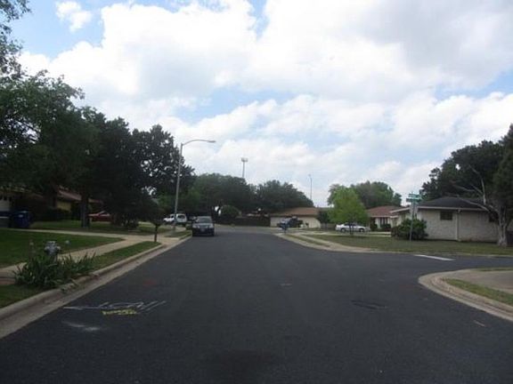 4th image of 12202 Eagle Rock Cv
