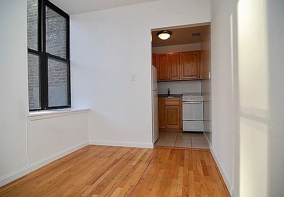 3rd image of 268 W 84th St APT 4C