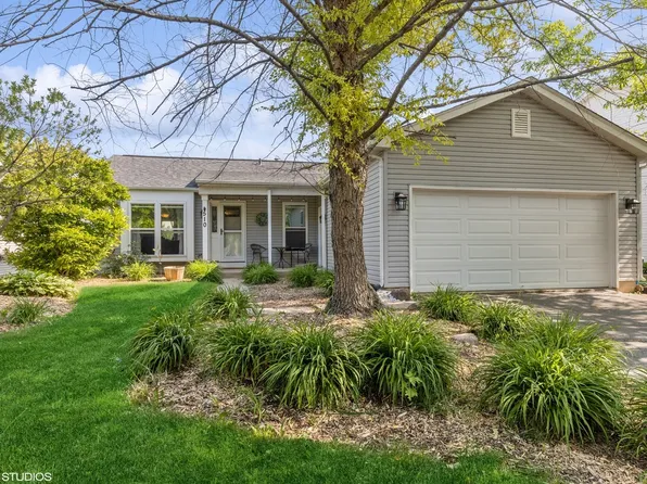 510 Summit Ave, Woodstock, IL 60098