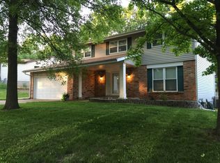 1377 Green Mist Dr, Fenton, MO