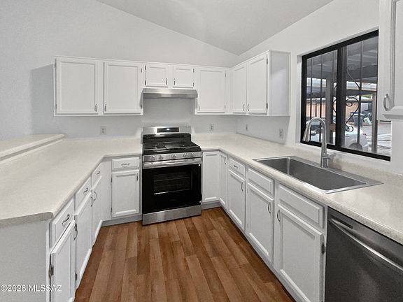 2nd image of 2713 N Pacific Dr