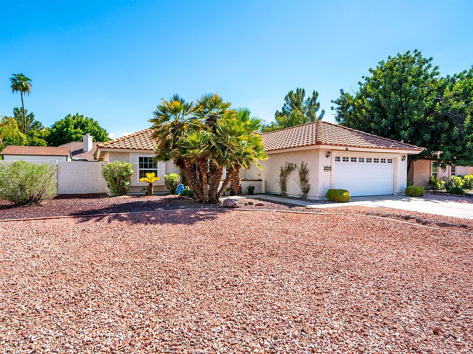 1st image of 1901 E Palomino Dr
