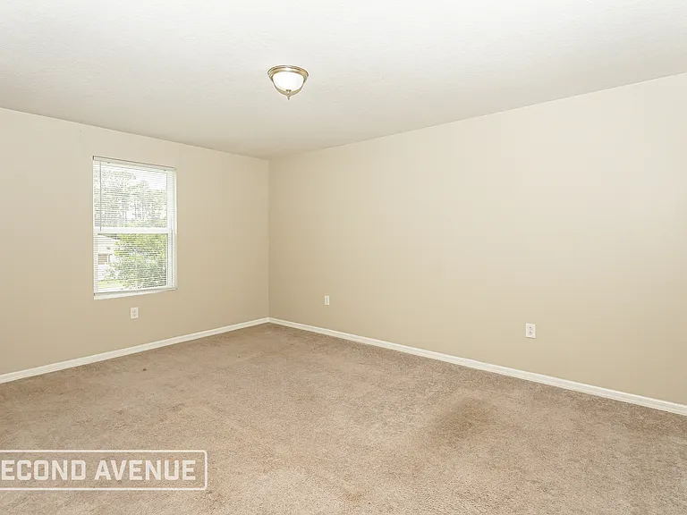 41 Raemoor Dr — Photo 10