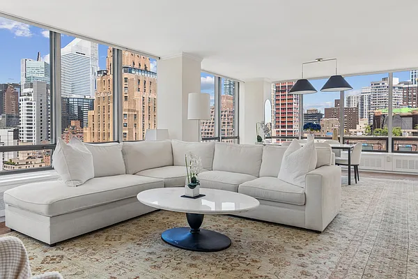 Living room, photo 1