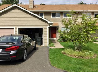 51 Sunset Ct, Mahwah, NJ 07430