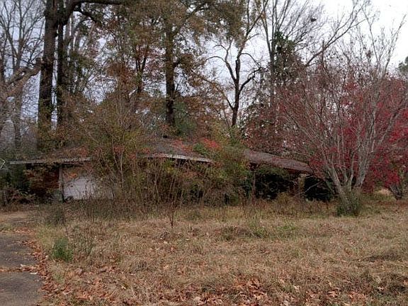 2nd image of 1 Dogwood Hts