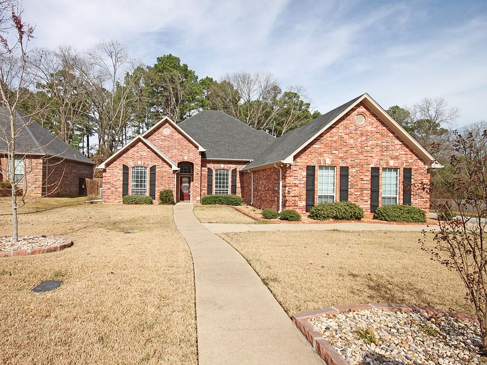 1st image of 1762 Old Oak Dr