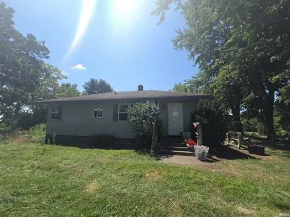 9477 W 300 N, Winamac, IN 46996