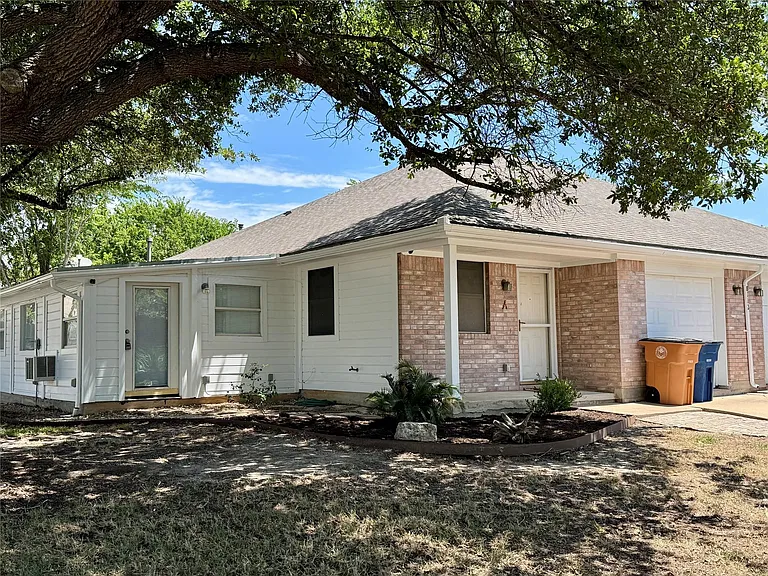 8112 Willet Trl #A — Photo 1