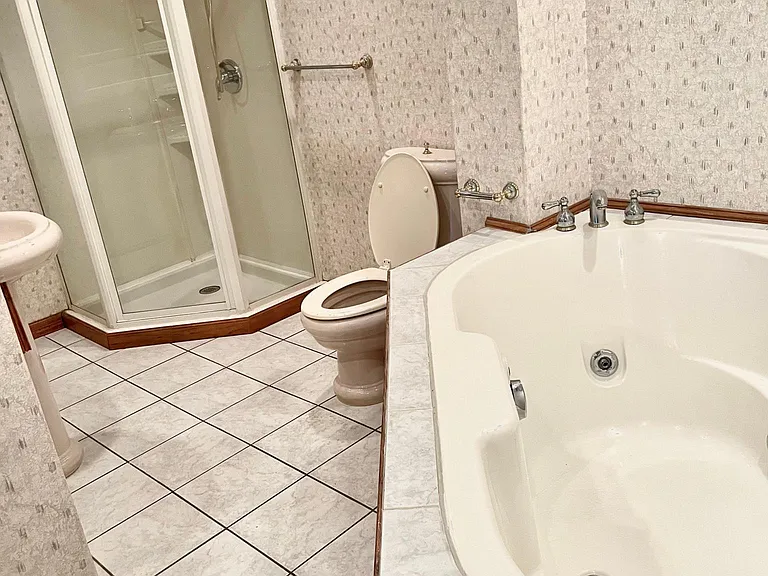 331 Newton St #A — Photo 12