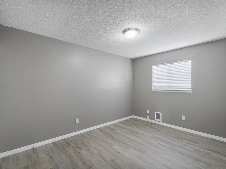 South Pacific Apartments — Photo 45
