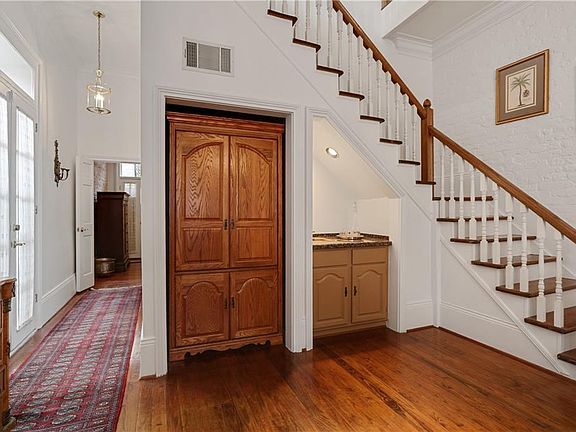 5th image of 1008 Saint Peter St #1008