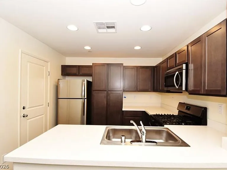 4135 Chamisa Cove St — Photo 5