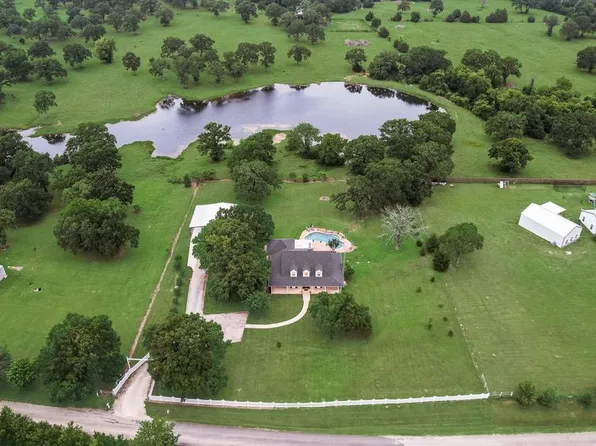 2795 NE County Road 1030, Chatfield, TX 75105