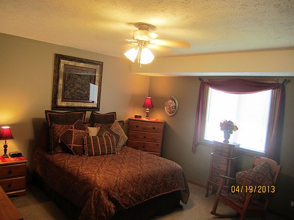 2nd image of 14918 Willow Creek Dr