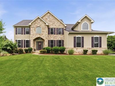 25 Crest Blvd, Easton, PA, 18045