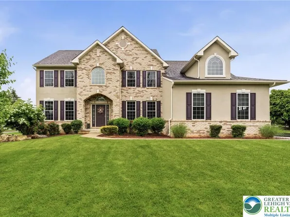 25 Crest Blvd, Easton, PA 18045