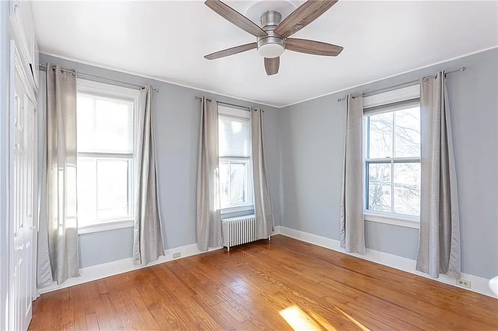 3 bed, 1.0 bath, 1209 sqft, $2,800 — Photo 4