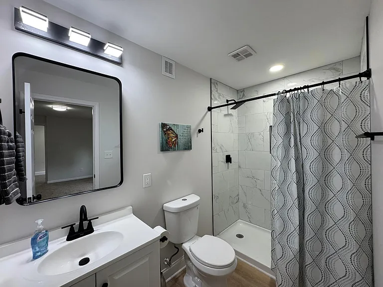 1427 Austin Ave — Photo 16