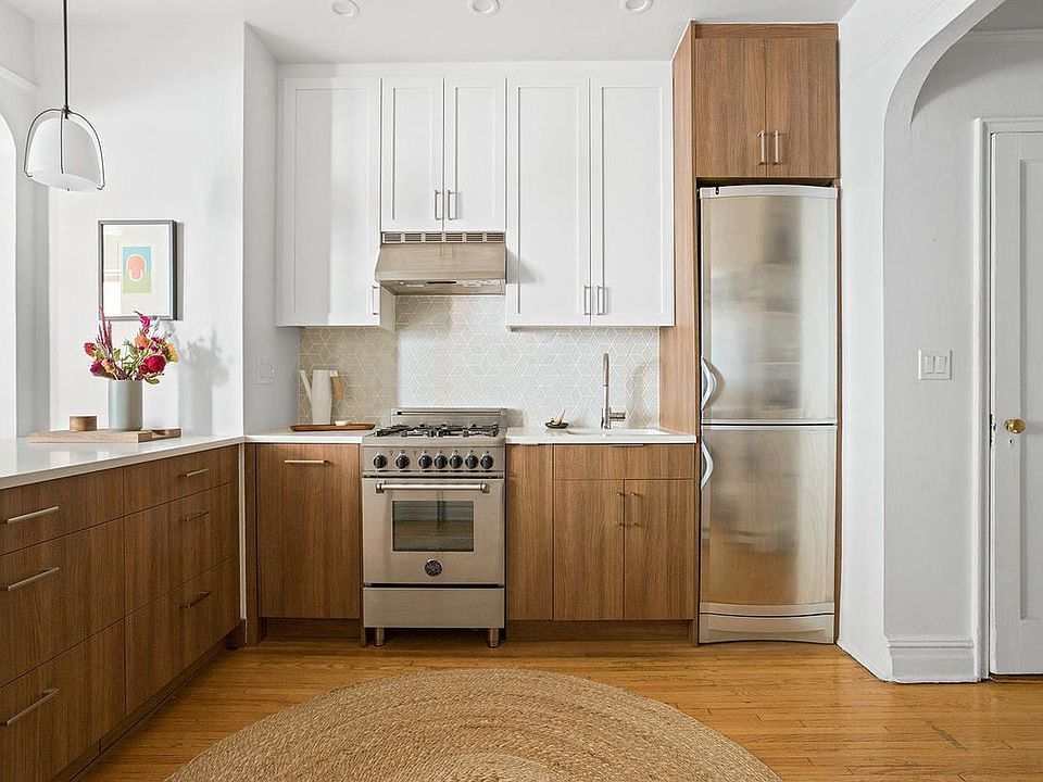 1st image of 20 Plaza St E APT C23