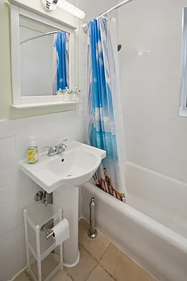 Sold by REMAX Elite | media 12