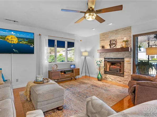 1394 Pelham Pkwy #A, Osage Beach, MO 65065
