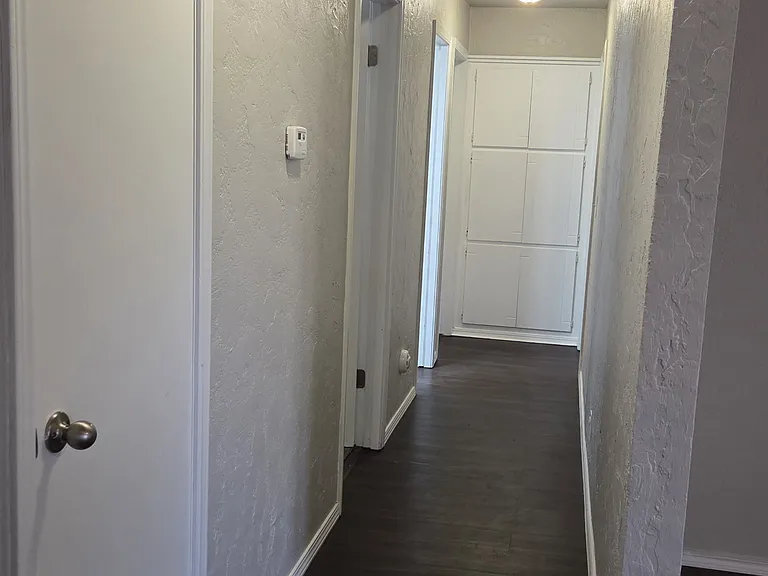 401 Norton Cir — Photo 10