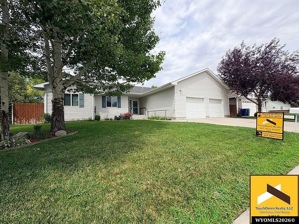 1st image of 1502 Maple Ln