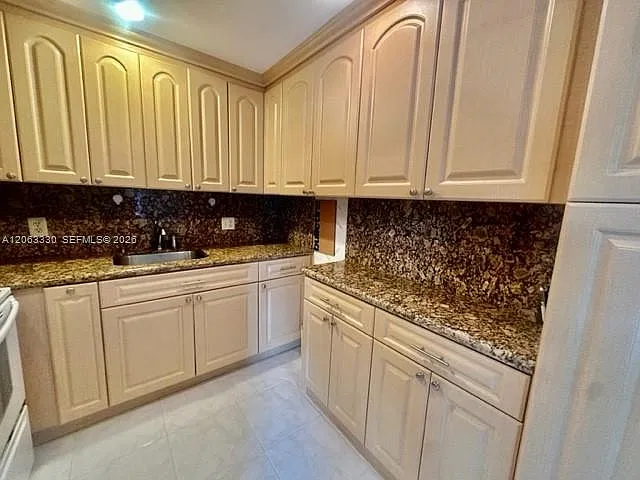 801 SW 133rd Ter #105K — Photo 6