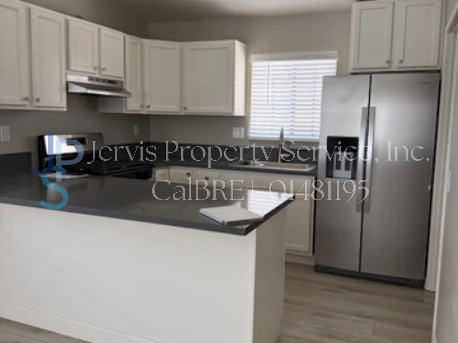 3 bed, 1250 sqft, $3,100 — Photo 4