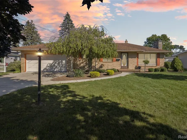 2688 Linda St, Saginaw, MI 48603