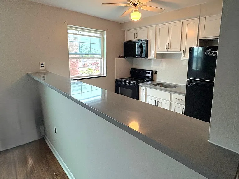 661 Mohawk Ave — Photo 3