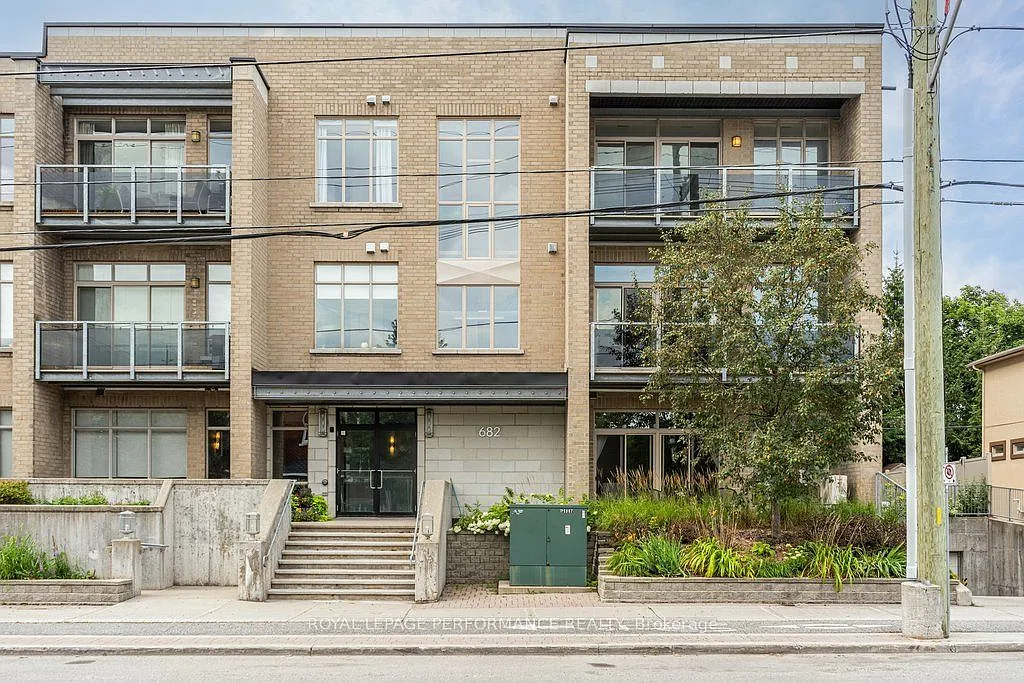 2 bed, $2,700 — Photo 1