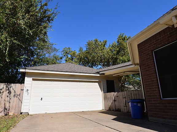 2nd image of 19022 Ridge Hill Ct