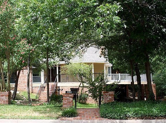 3rd image of 1945 Bluebird Ave