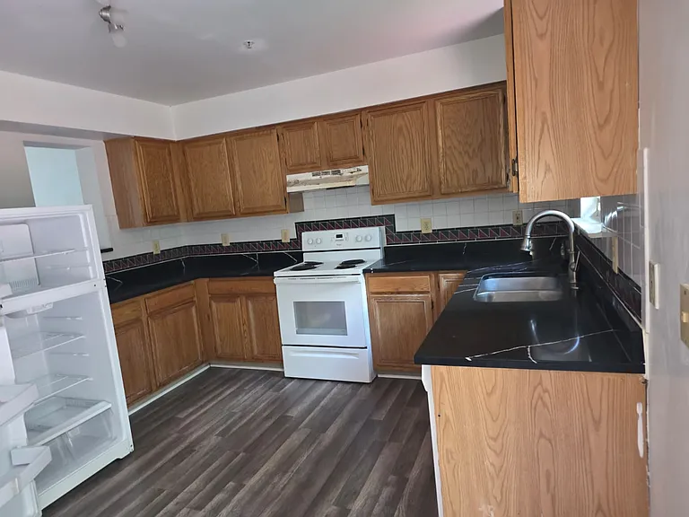 4740 Wainwright Cir — Photo 23