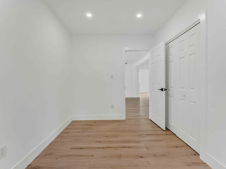107 Juniper Dr — Photo 2