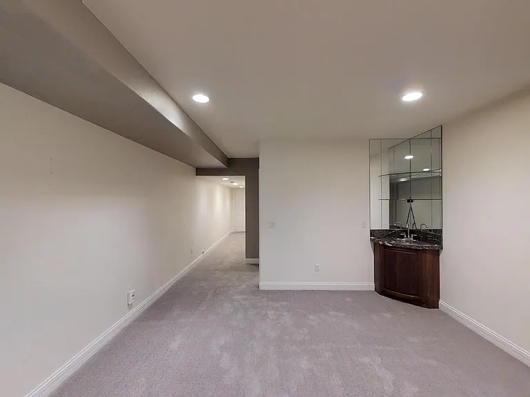 545 Monroe St — Photo 24